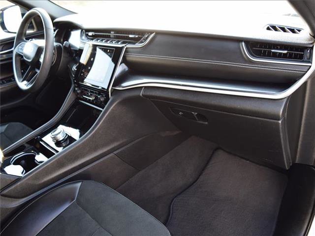 Used 2023 Jeep Grand Cherokee L Laredo image 23