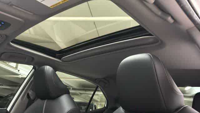 Used 2023 Toyota Camry SE w/ Cold Weather Package FWD image 24