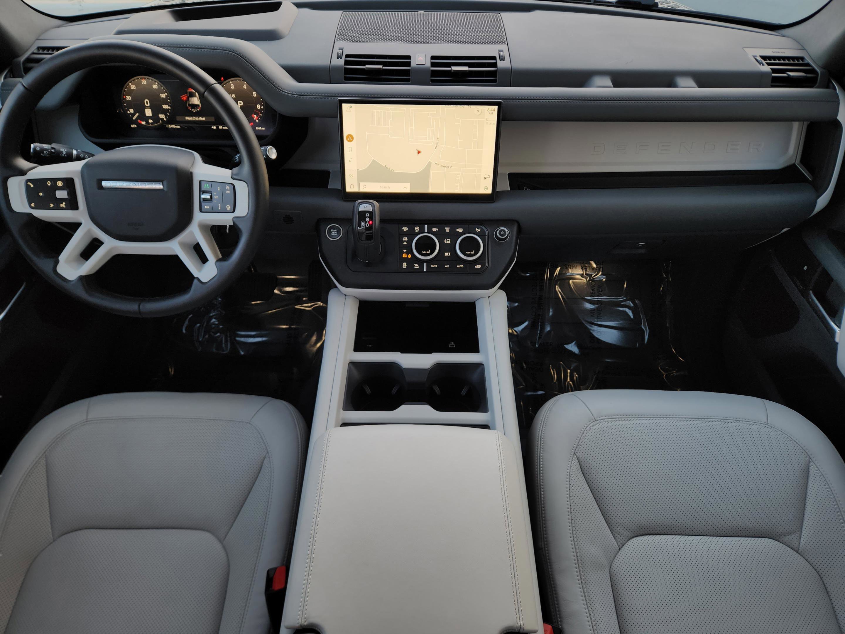 Used 2025 Land Rover Defender 110 X-Dynamic SE image 26