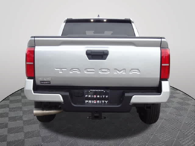 Used 2025 Toyota Tacoma SR5 AWD/4WD image 3