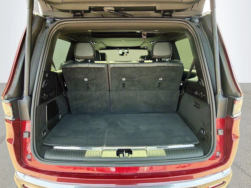 Used 2023 Jeep Grand Wagoneer 4WD image 12
