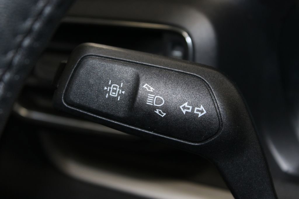 Used 2023 Ford Explorer XLT w/ Equipment Group 202A image 41