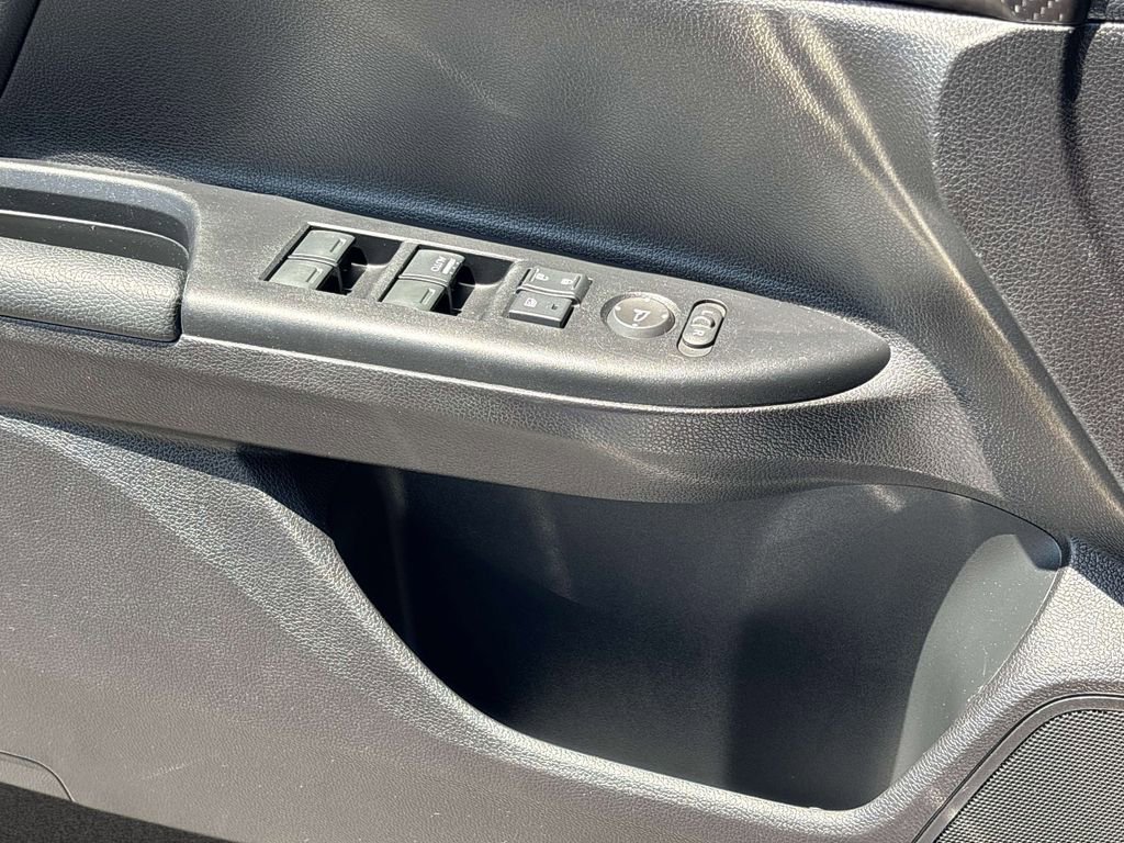 Used 2017 Honda Accord Sport image 16