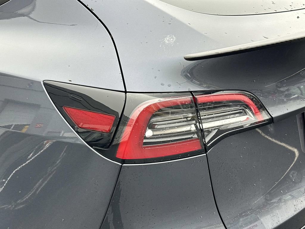 Used 2024 Tesla Model Y Long Range image 9