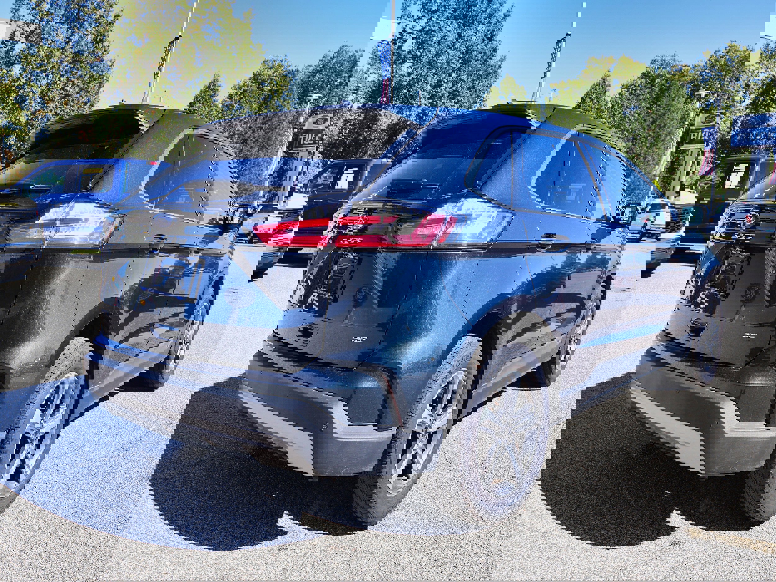 Used 2024 Ford Edge SEL w/ Convenience Package image 5