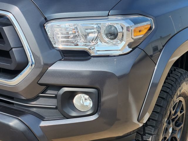 Used 2022 Toyota Tacoma SR5 RWD image 16