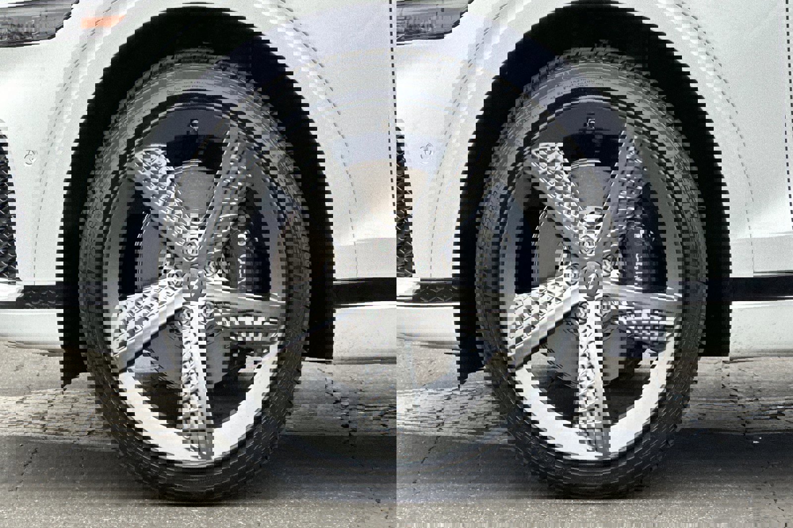 Used 2024 Genesis GV70 2.5T w/ Sport Prestige Package image 27