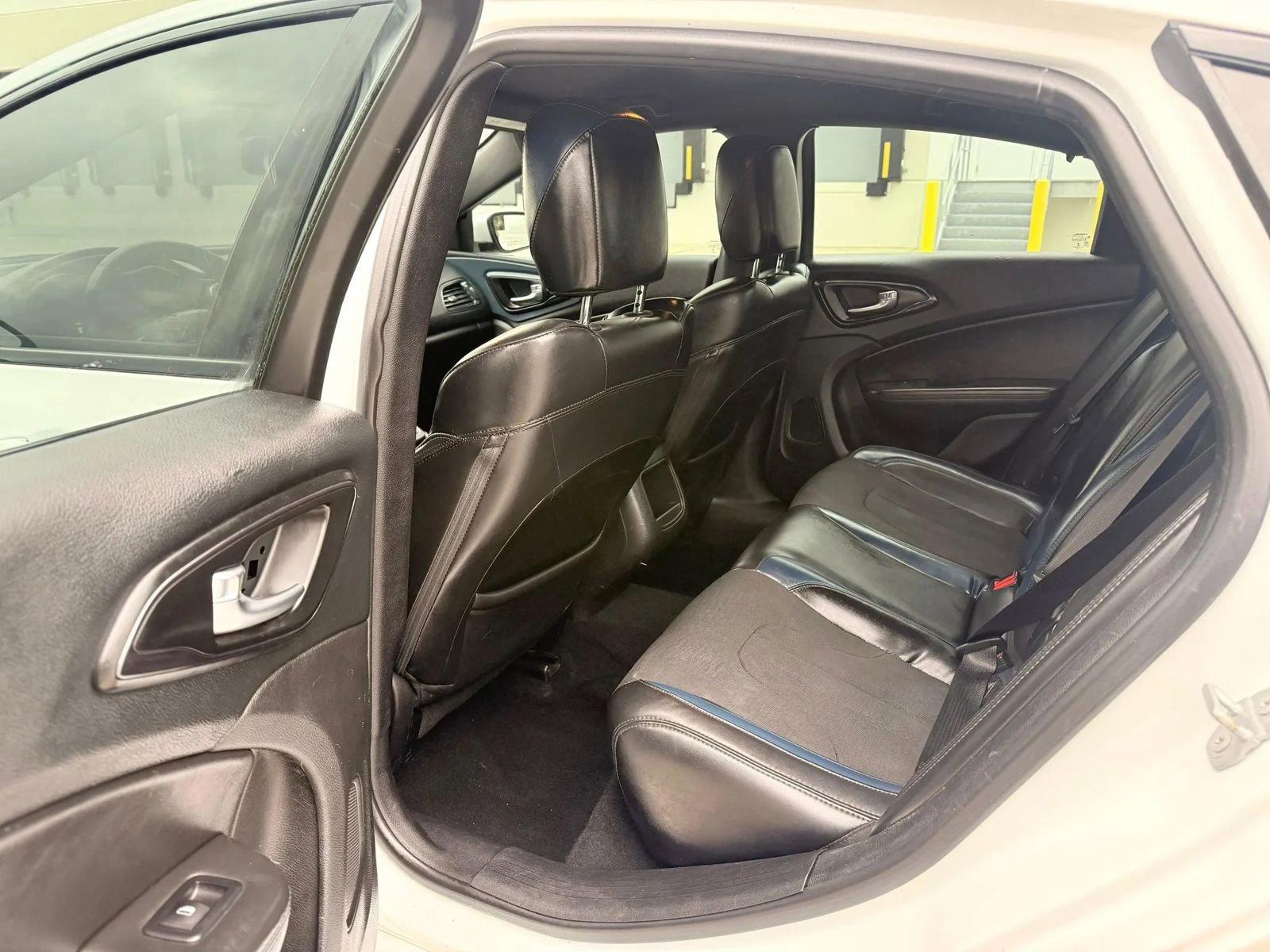 Used 2015 Chrysler 200 S FWD image 10