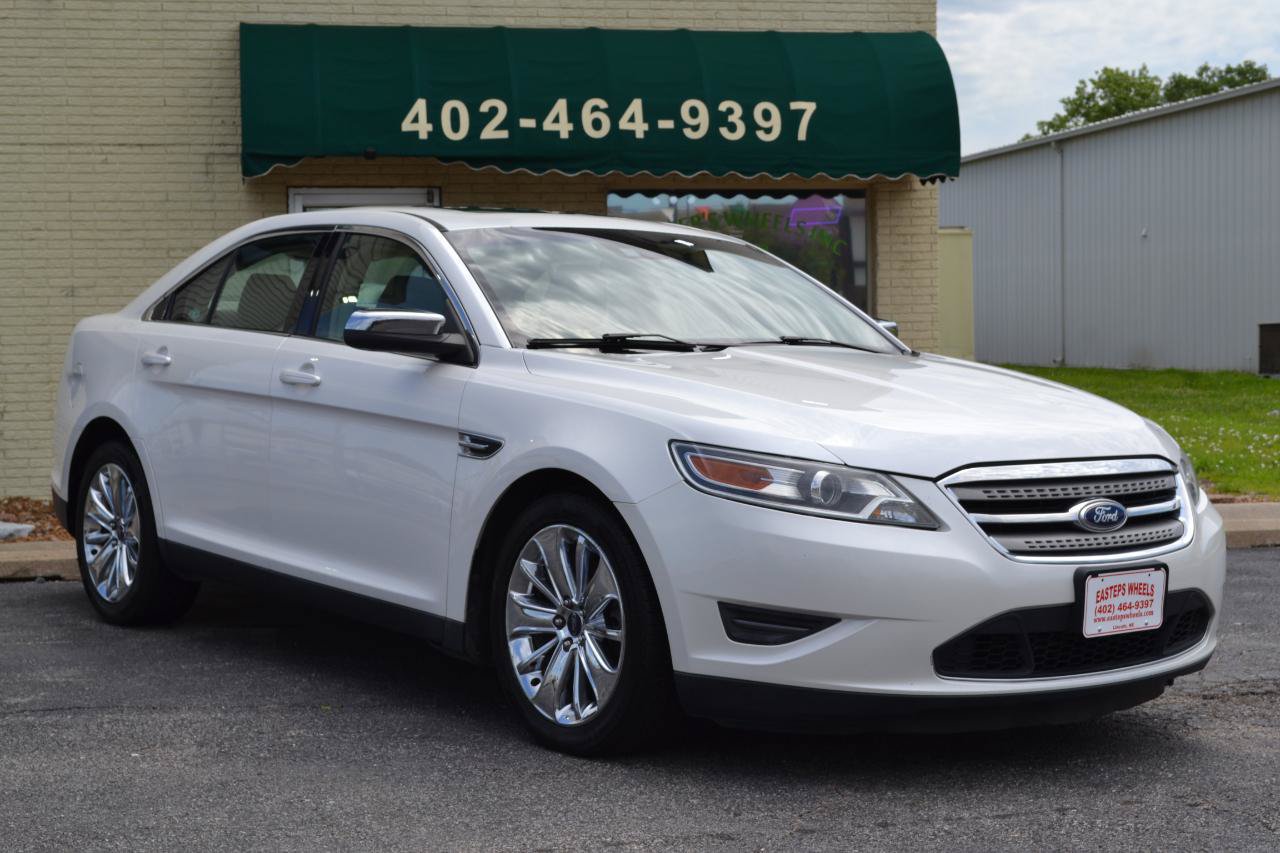 Used 2010 Ford Taurus Limited AWD/4WD image 12