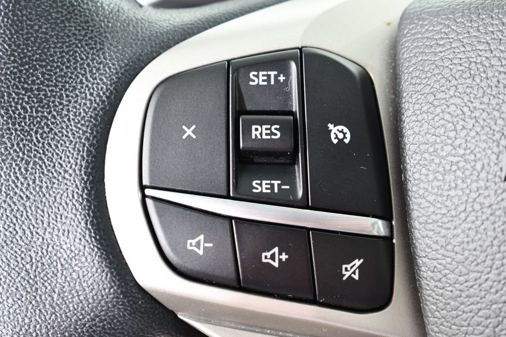 Used 2022 Ford Explorer XLT w/ Equipment Group 202A AWD/4WD image 32