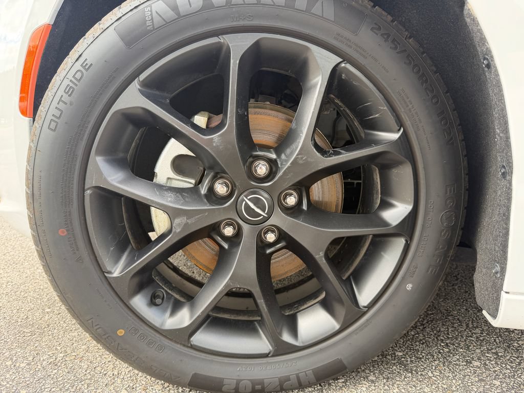 Used 2025 Chrysler Pacifica Limited FWD image 38