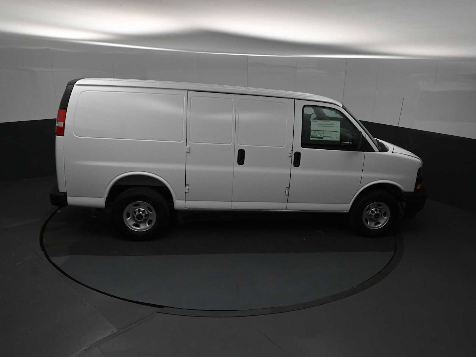 New 2026 GMC Savana 3500 w/ Driver Convenience Package RWD image 17