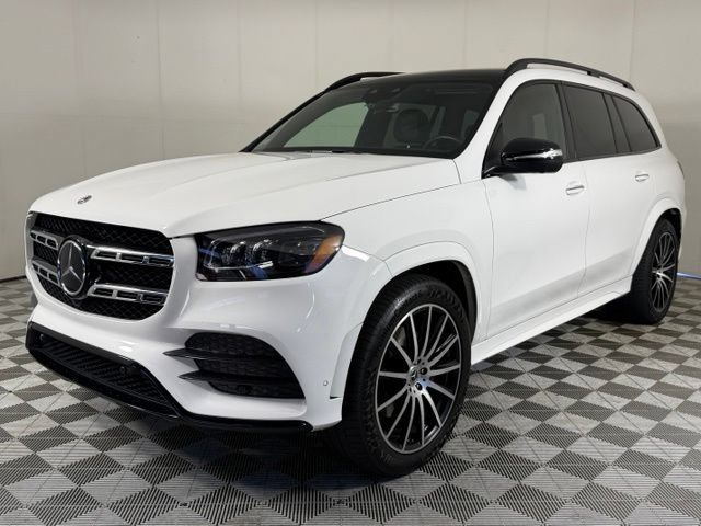 Used 2022 Mercedes-Benz GLS 450 4MATIC w/ AMG Line Exterior image 2