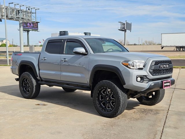 Used 2020 Toyota Tacoma TRD Off-Road image 3