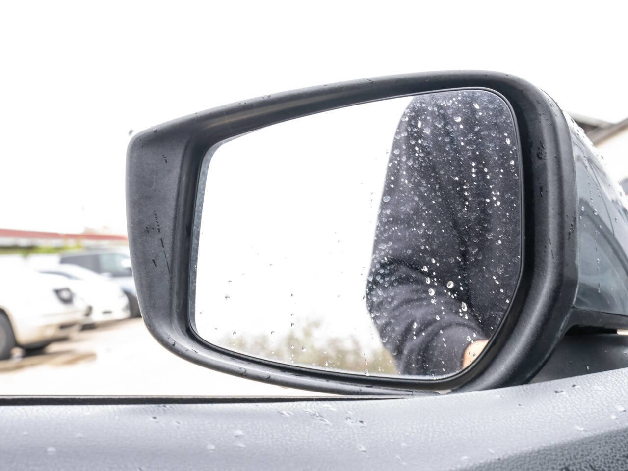 Used 2017 Nissan Versa Note SV image 34