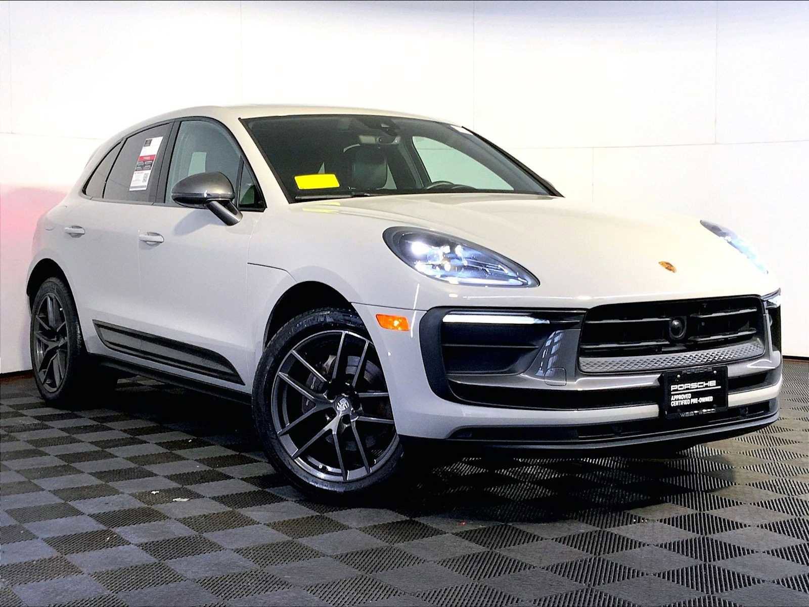 Certified 2023 Porsche Macan Turbo image 9