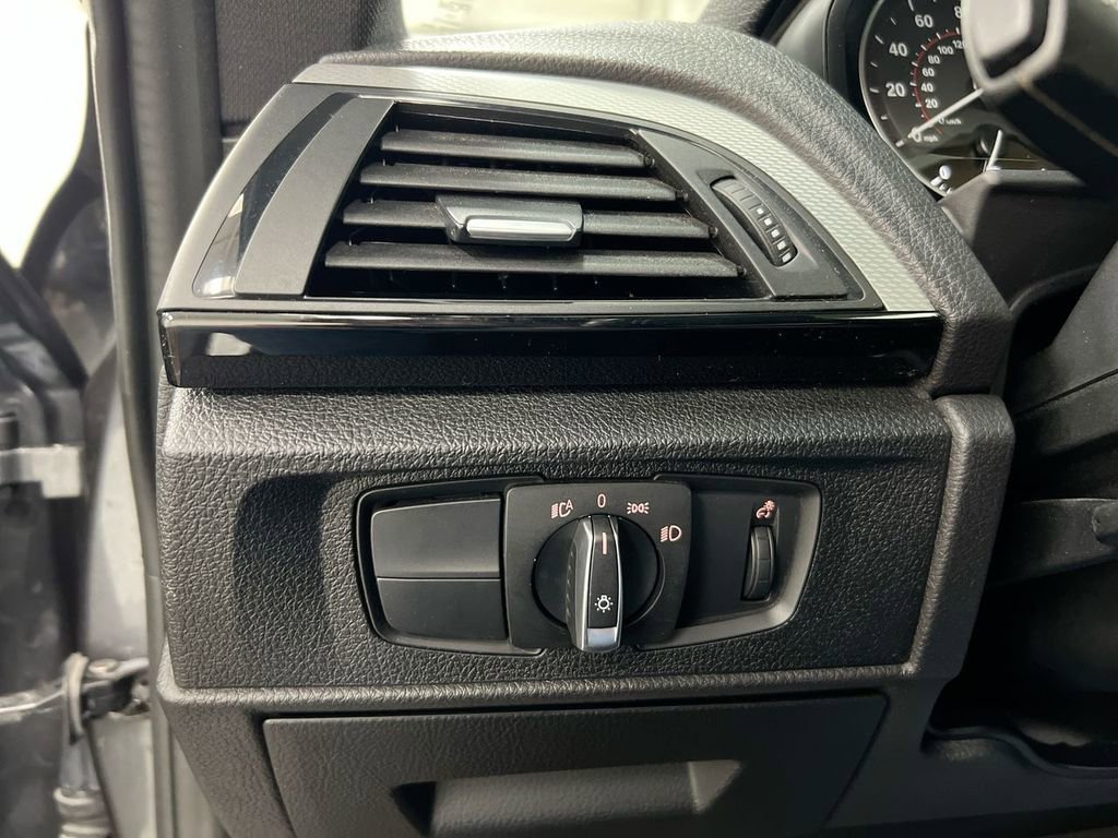 Used 2016 BMW M235i Coupe image 18