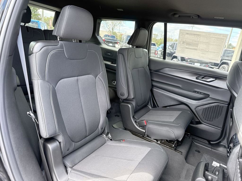 New 2026 Jeep Grand Cherokee L Laredo image 26