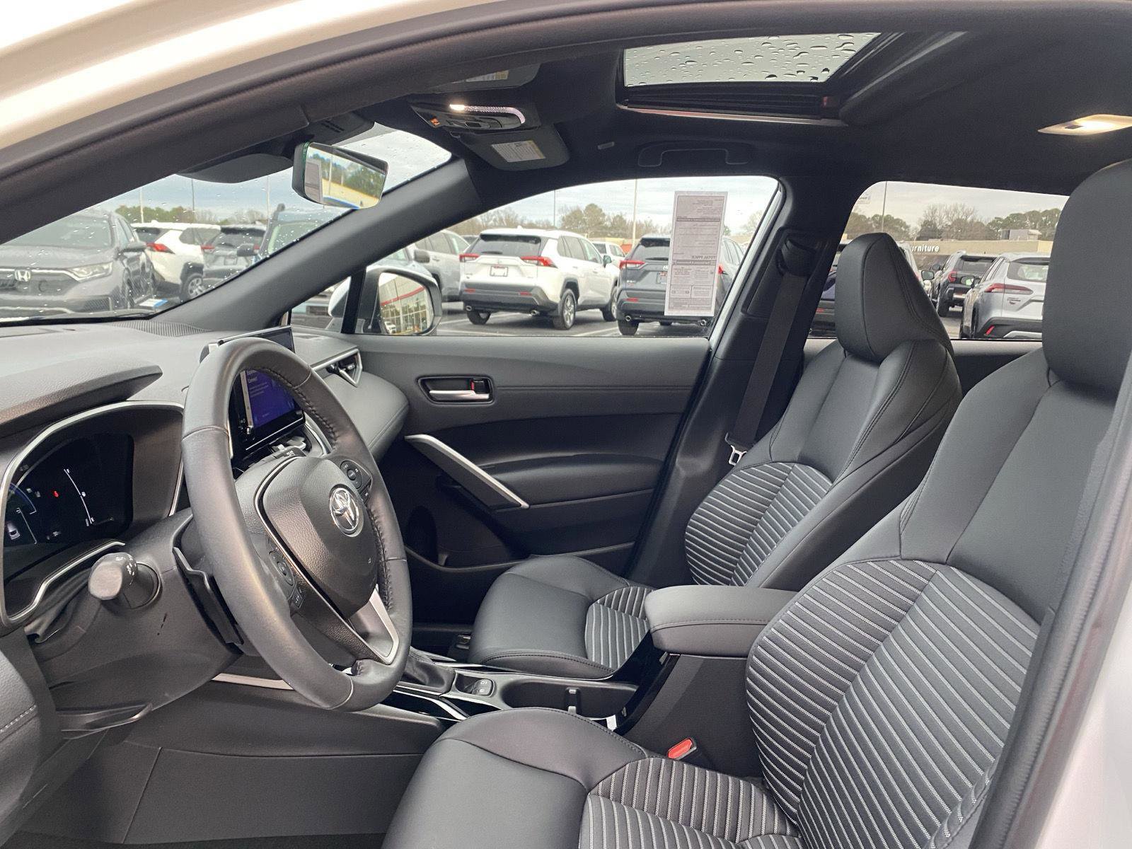 Used 2024 Toyota Corolla Cross AWD Hybrid w/ Convenience Package image 12