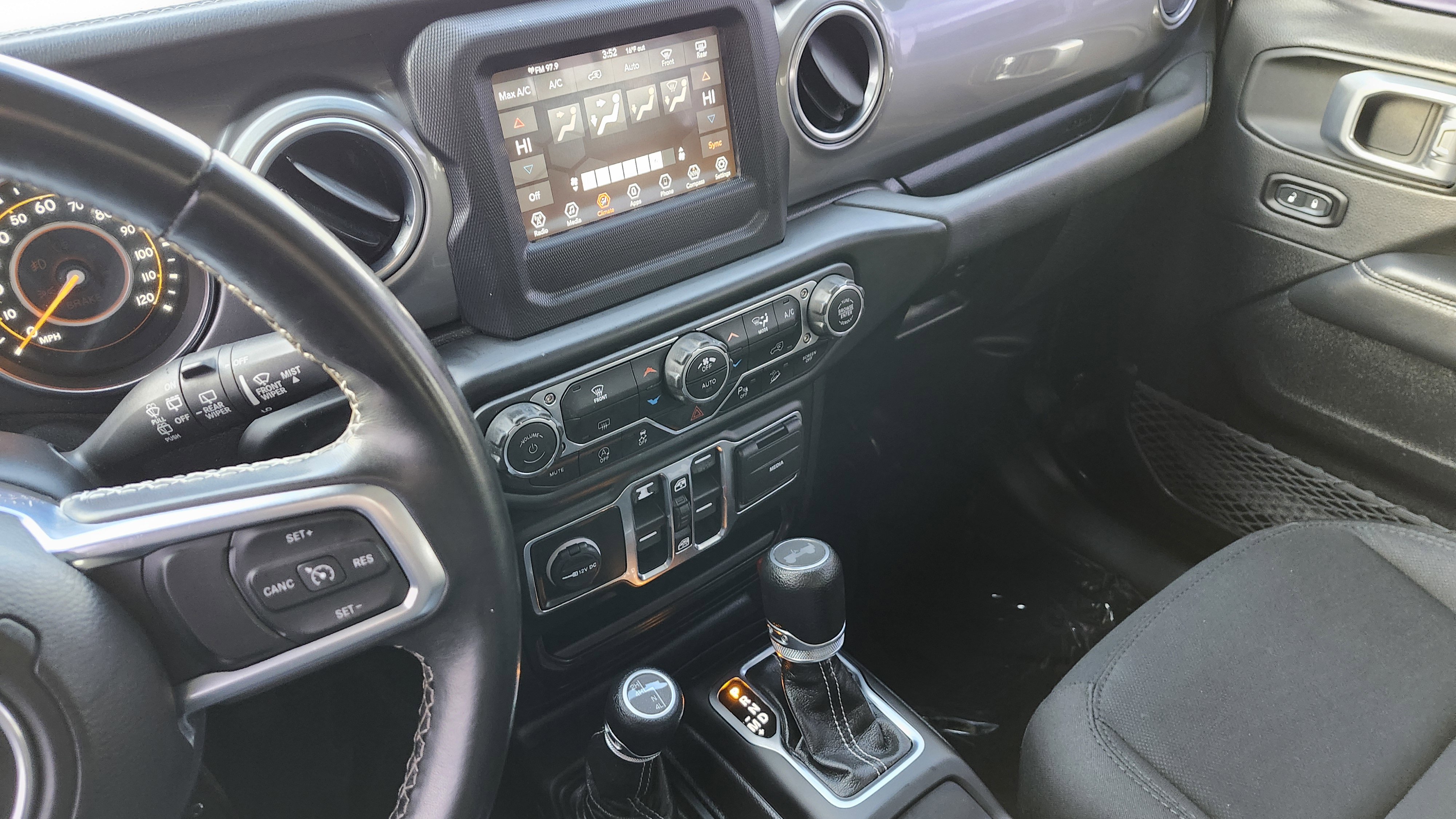 Used 2020 Jeep Wrangler Unlimited Sahara w/ Safety Group image 28