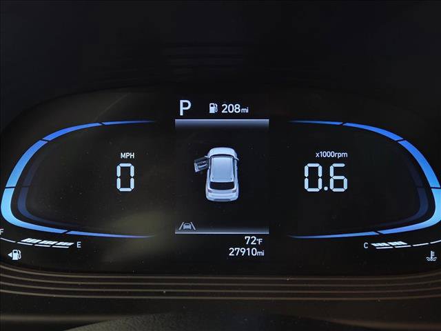 Used 2024 Hyundai Venue SEL FWD image 11
