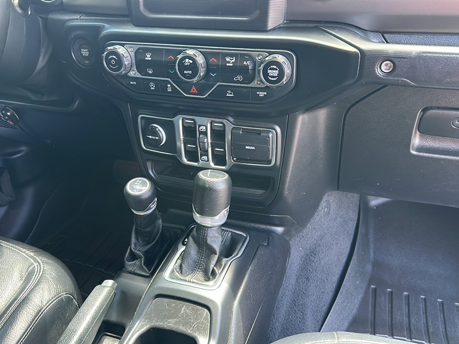 Used 2020 Jeep Gladiator Sport w/ Quick Order Package 24S image 26