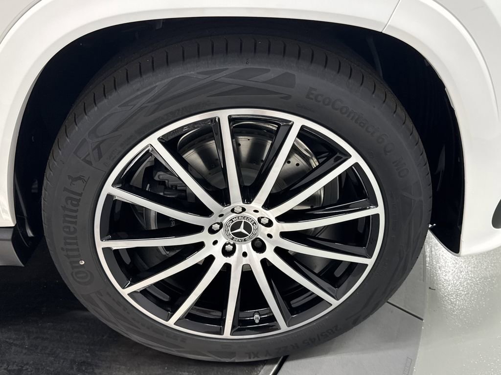 New 2026 Mercedes-Benz GLS 580 4MATIC image 13