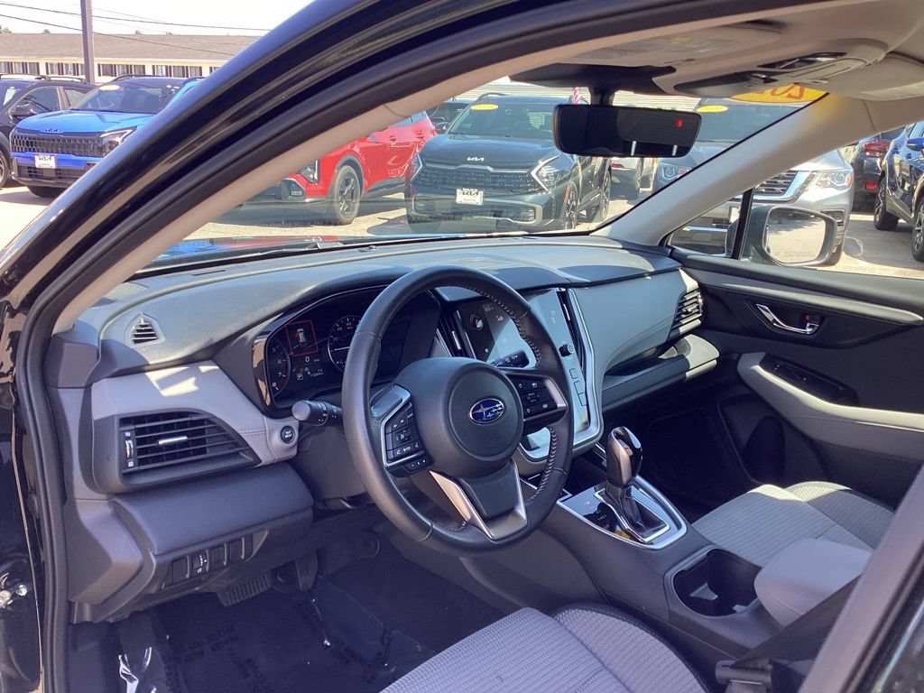 Used 2025 Subaru Outback Premium AWD/4WD image 13