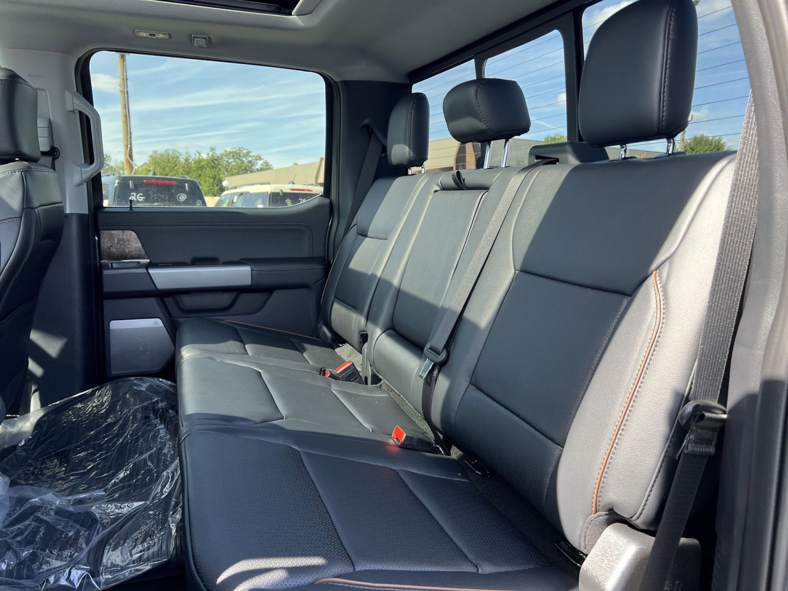 New 2026 Ford F350 Lariat w/ Black Appearance Package image 25