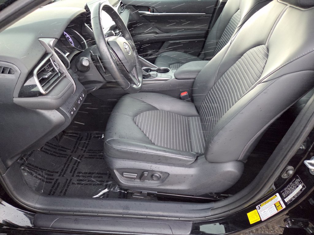 Used 2024 Toyota Camry SE w/ Cold Weather Package FWD image 8