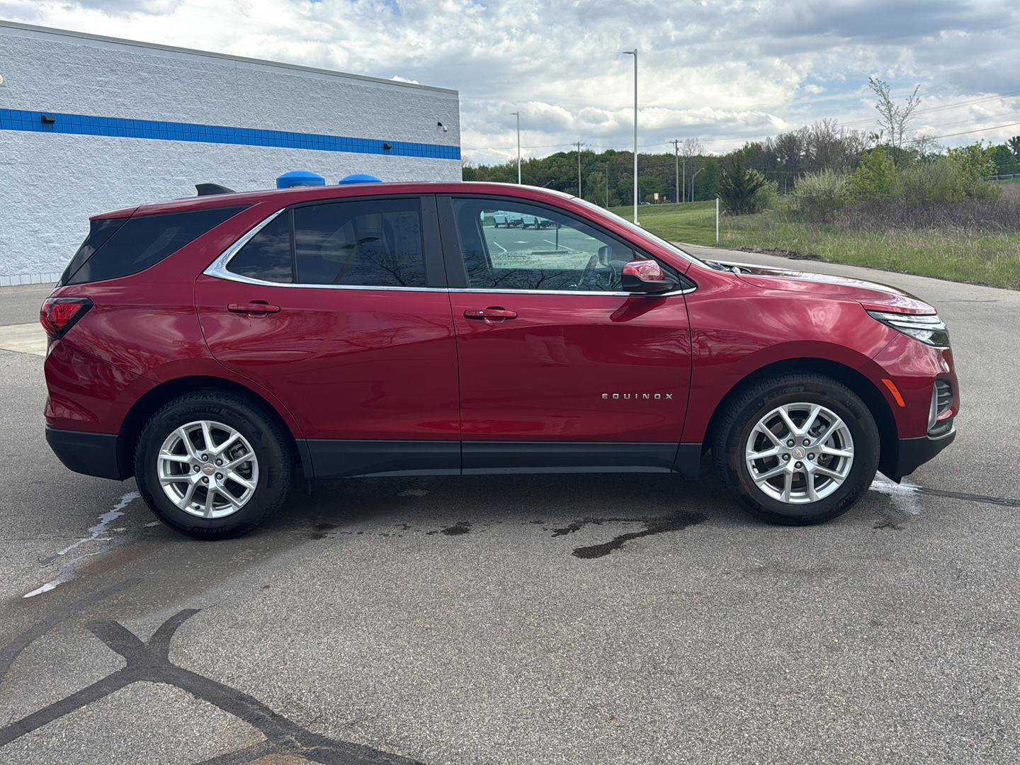 Used 2023 Chevrolet Equinox LT FWD image 6