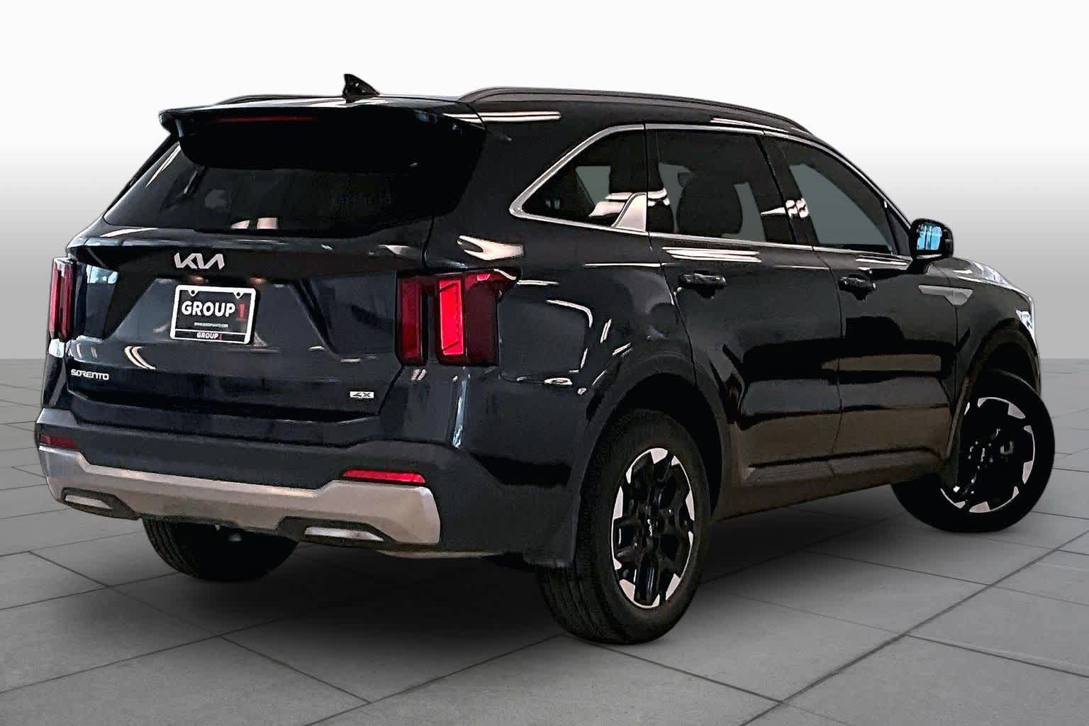 Used 2025 Kia Sorento S w/ Panoramic Sunroof Package AWD/4WD image 12