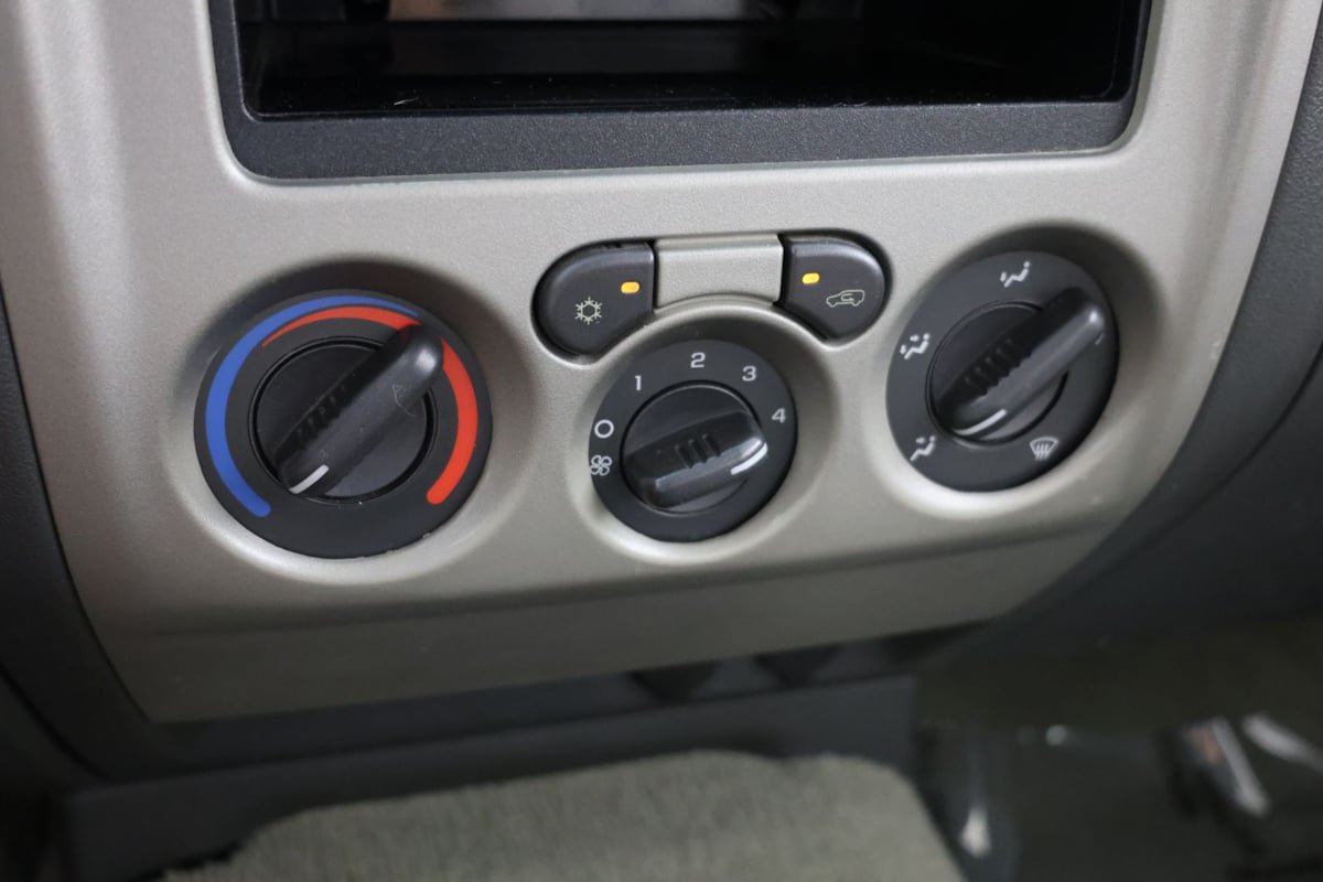 Used 2005 Chevrolet Colorado LS AWD/4WD image 21