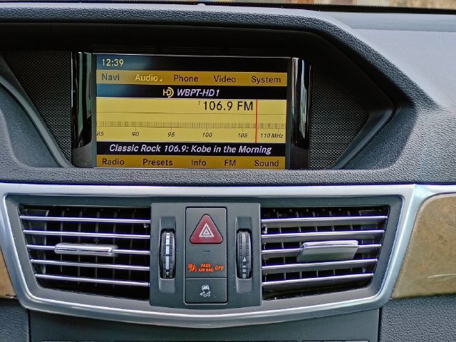 Used 2010 Mercedes-Benz E 350 Sedan image 39