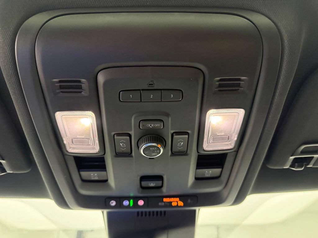 Used 2023 Chevrolet Tahoe Z71 w/ Z71 Off-Road Package AWD/4WD image 44