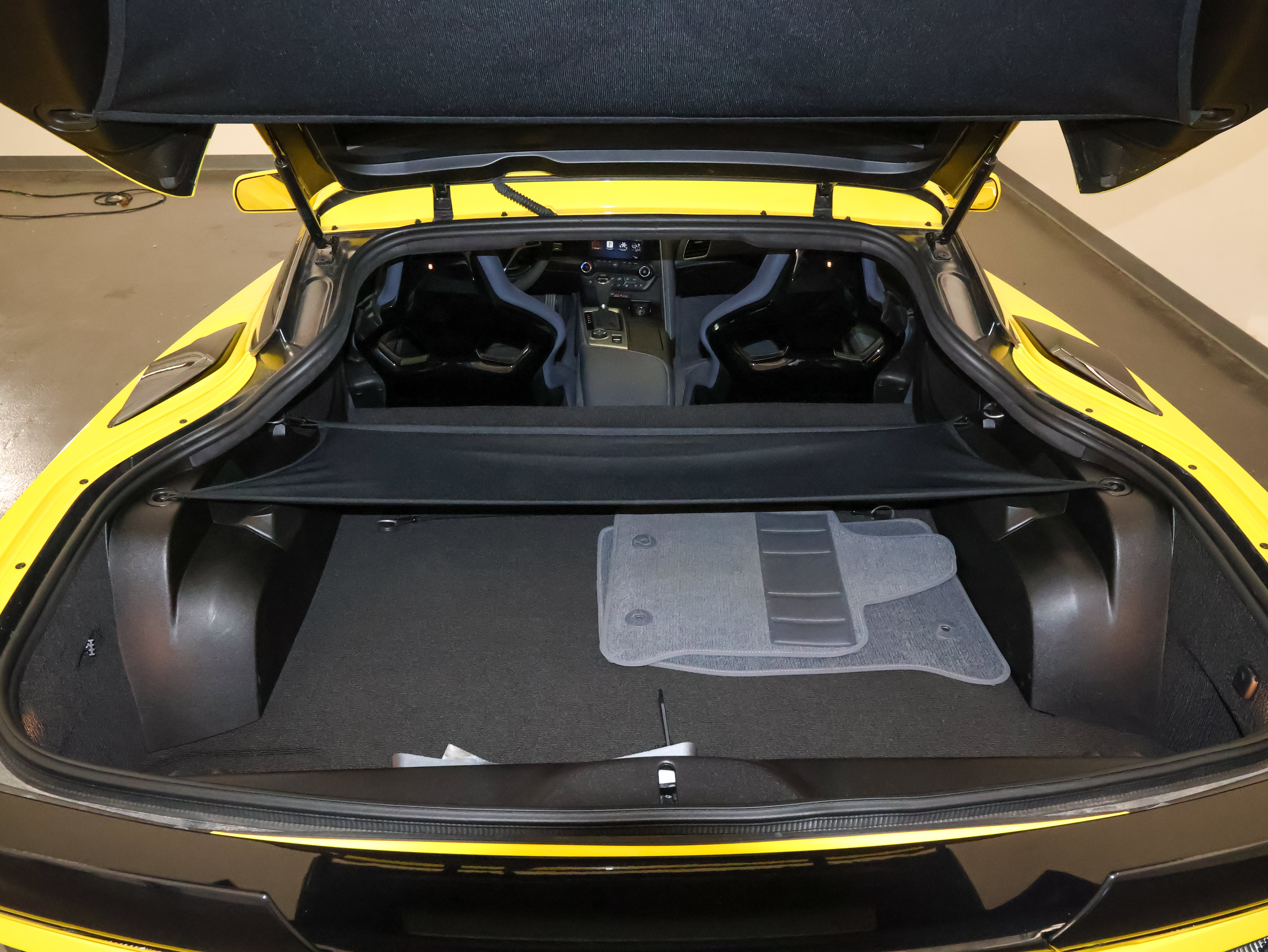 Used 2016 Chevrolet Corvette Z06 w/ 3LZ Preferred Equipment Group RWD image 11