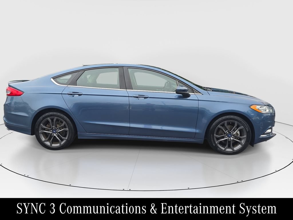 Used 2018 Ford Fusion SE w/ Equipment Group 201A FWD image 4