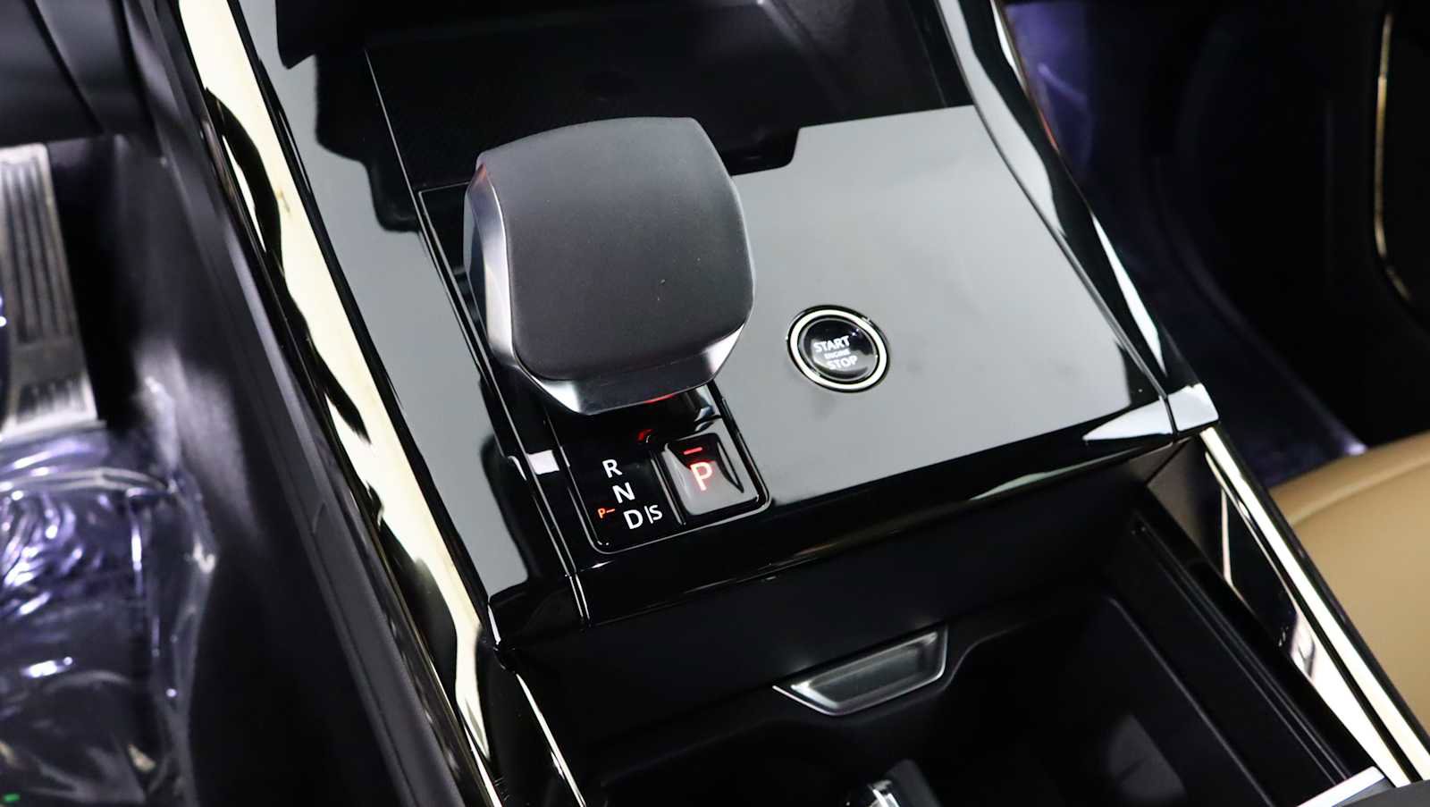 Used 2025 Land Rover Range Rover Sport Dynamic SE image 21