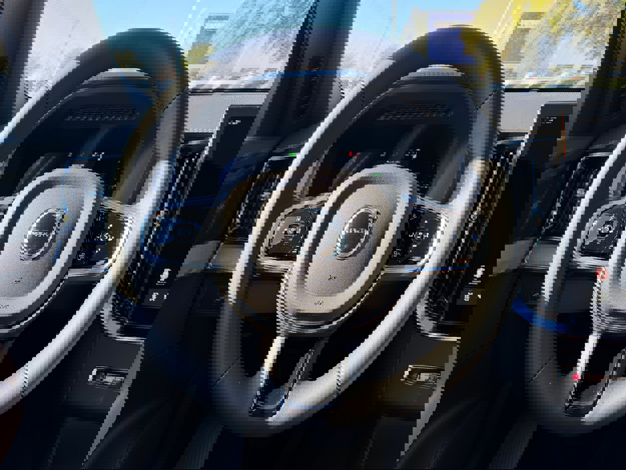 New 2026 Volvo XC90 T8 Plus w/ Protection Package Premier image 15