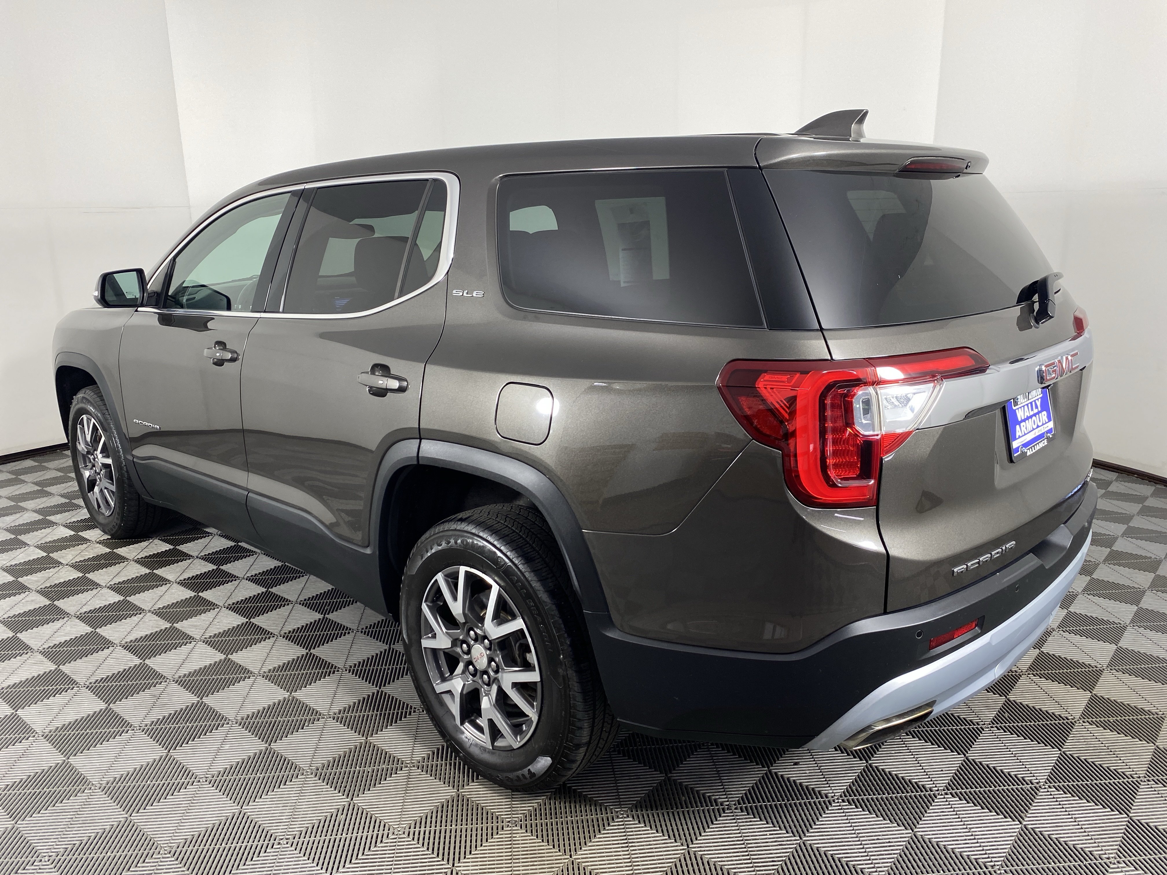 Used 2020 GMC Acadia SLE AWD/4WD image 8