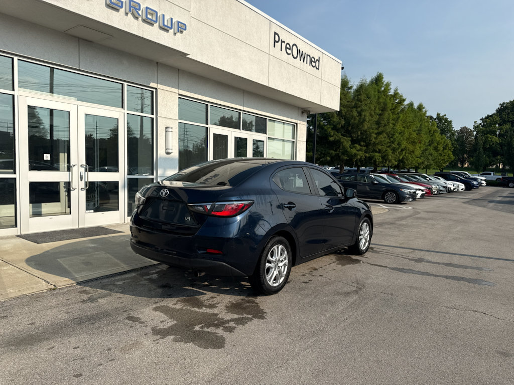 Used 2017 Toyota Yaris iA FWD image 3