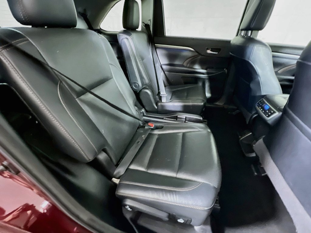 Used 2018 Toyota Highlander Limited Platinum AWD/4WD image 25