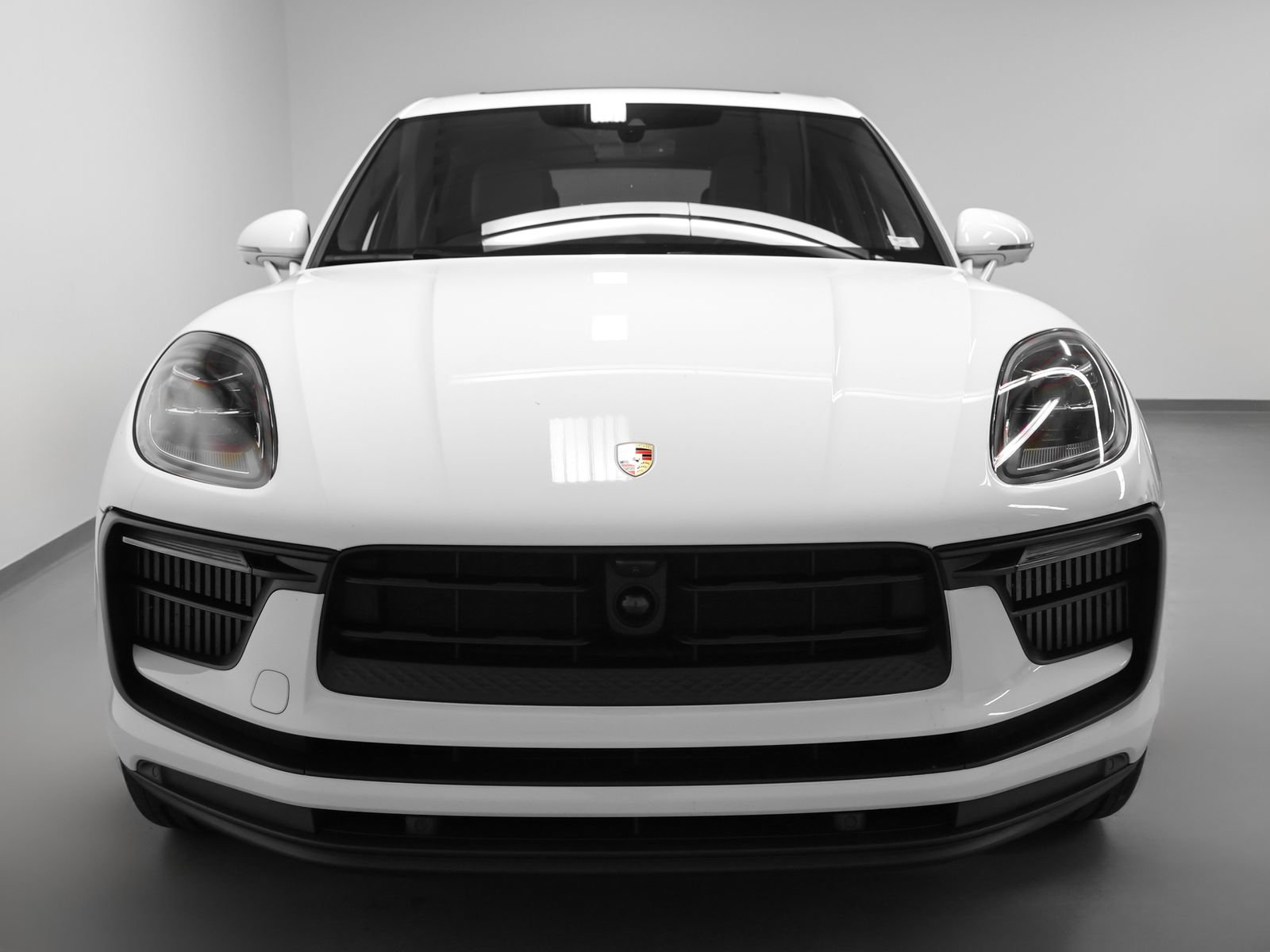 Certified 2022 Porsche Macan S image 8