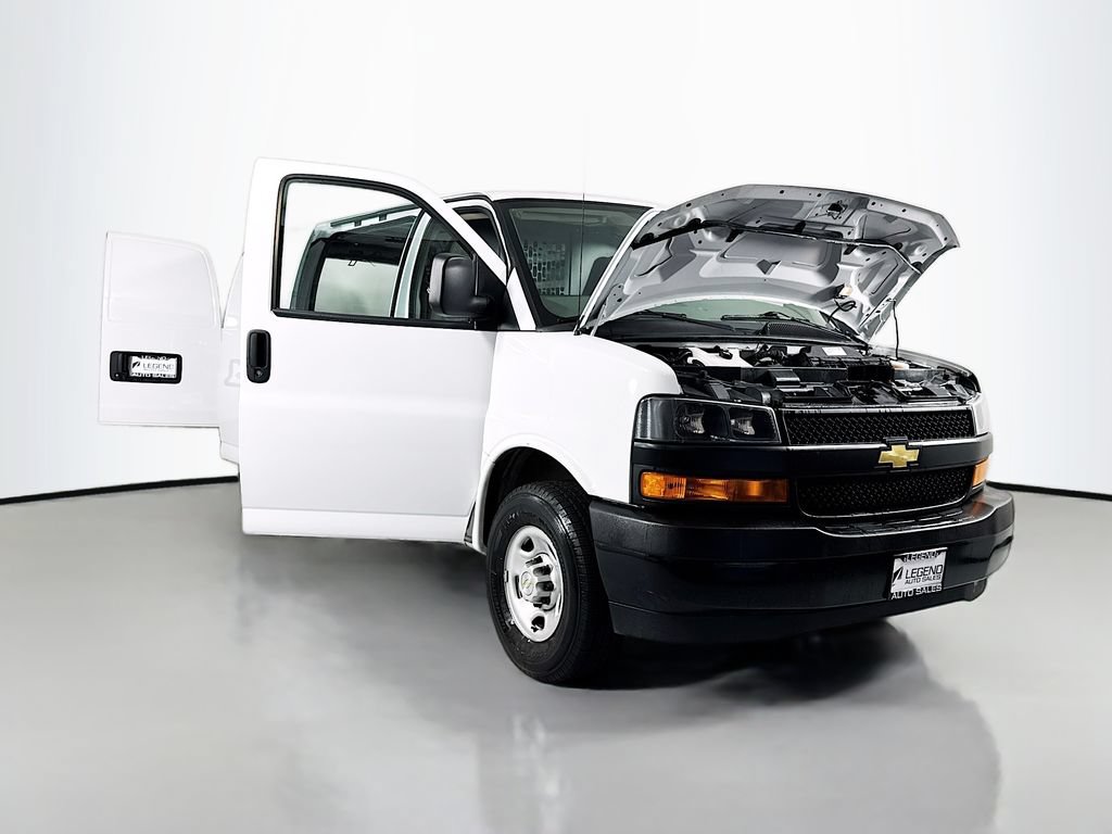 Used 2022 Chevrolet Express 2500 w/ Driver Convenience Package RWD image 16