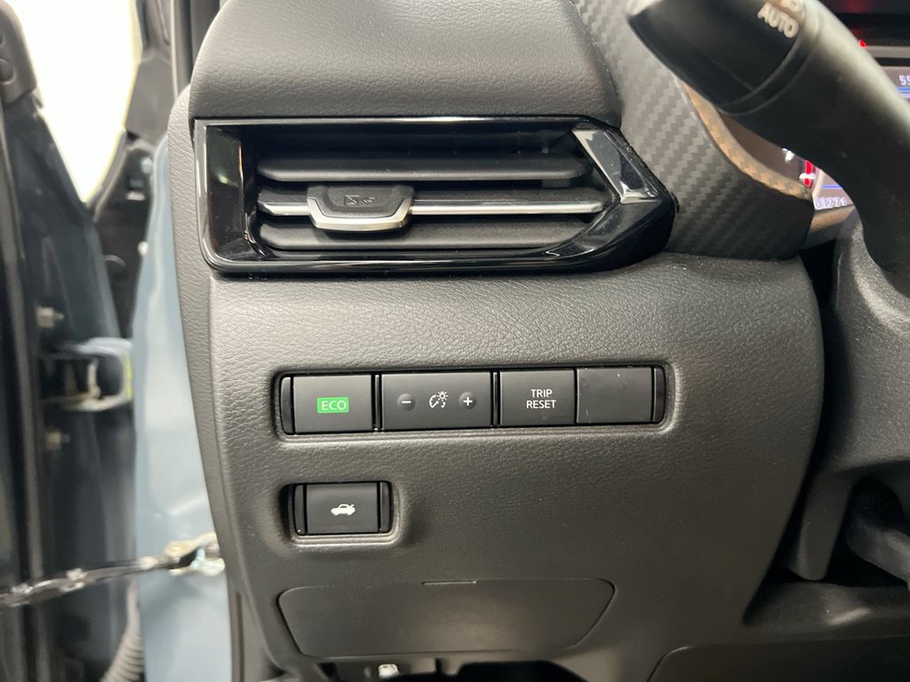 Used 2024 Nissan Sentra SR w/ SR Premium Package FWD image 18