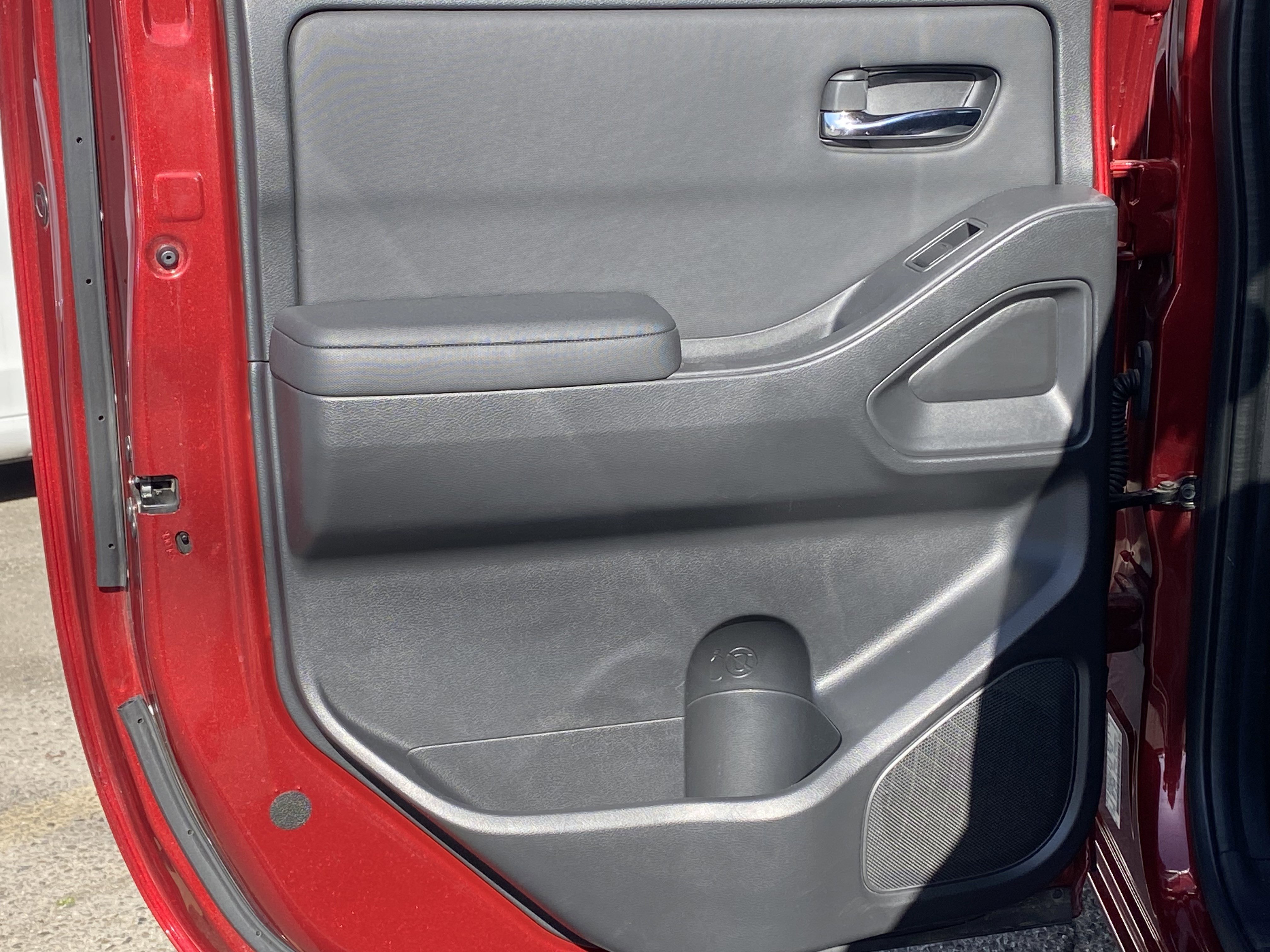 Used 2022 Nissan Frontier SV image 14