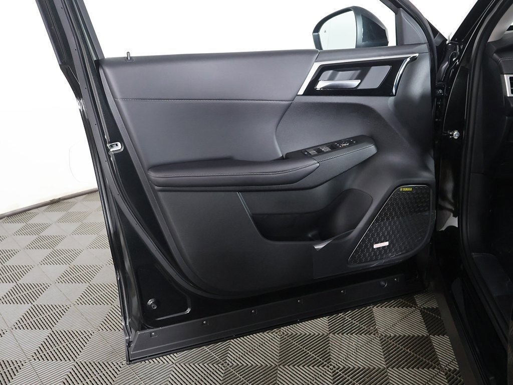 New 2025 Mitsubishi Outlander SE image 27