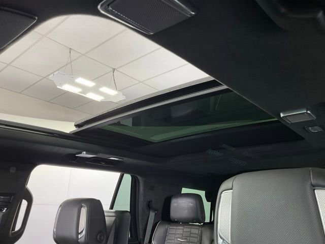 Used 2022 Cadillac Escalade Sport Platinum w/ LPO, ONYX Package image 41