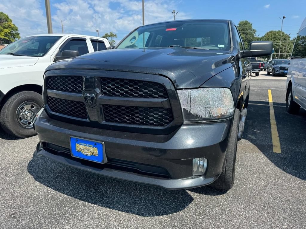 Used 2017 RAM 1500 Express w/ Black Ram 1500 Express Group AWD/4WD image 5