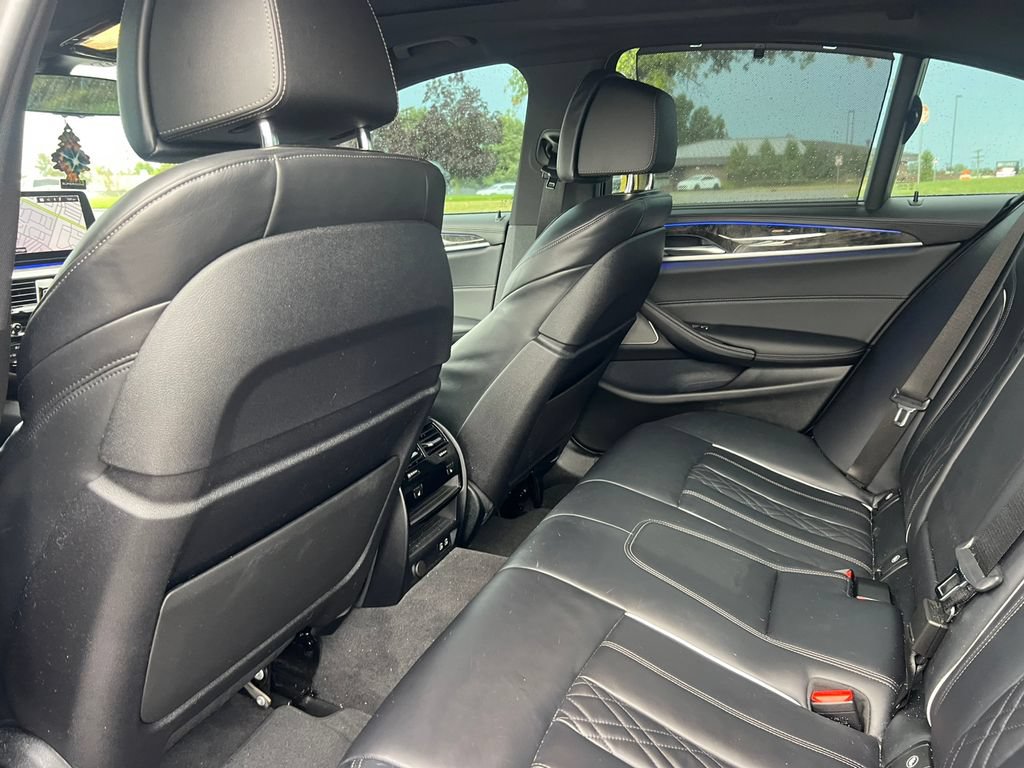 Used 2022 BMW M550i xDrive w/ Executive Package AWD/4WD image 36